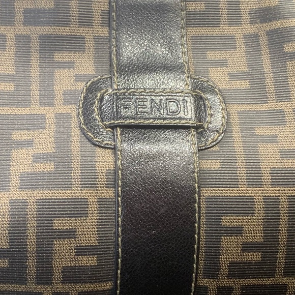 Meet your Posher, Luciano - Picture 2 of 7